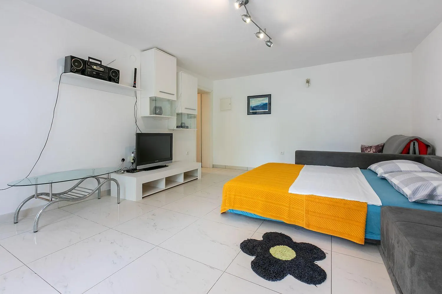 Beeindruckendes Apartment Direkt Am Strand Mit Privater Terrasse, Privatparkplatz, Wifi, Grill Crikvenica