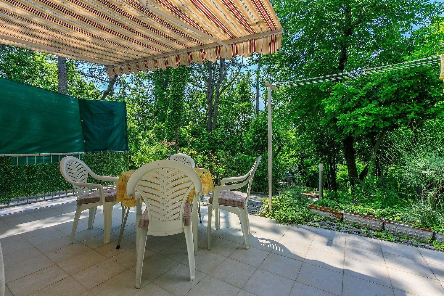 Beeindruckendes Apartment Direkt Am Strand Mit Privater Terrasse, Privatparkplatz, Wifi, Grill Crikvenica